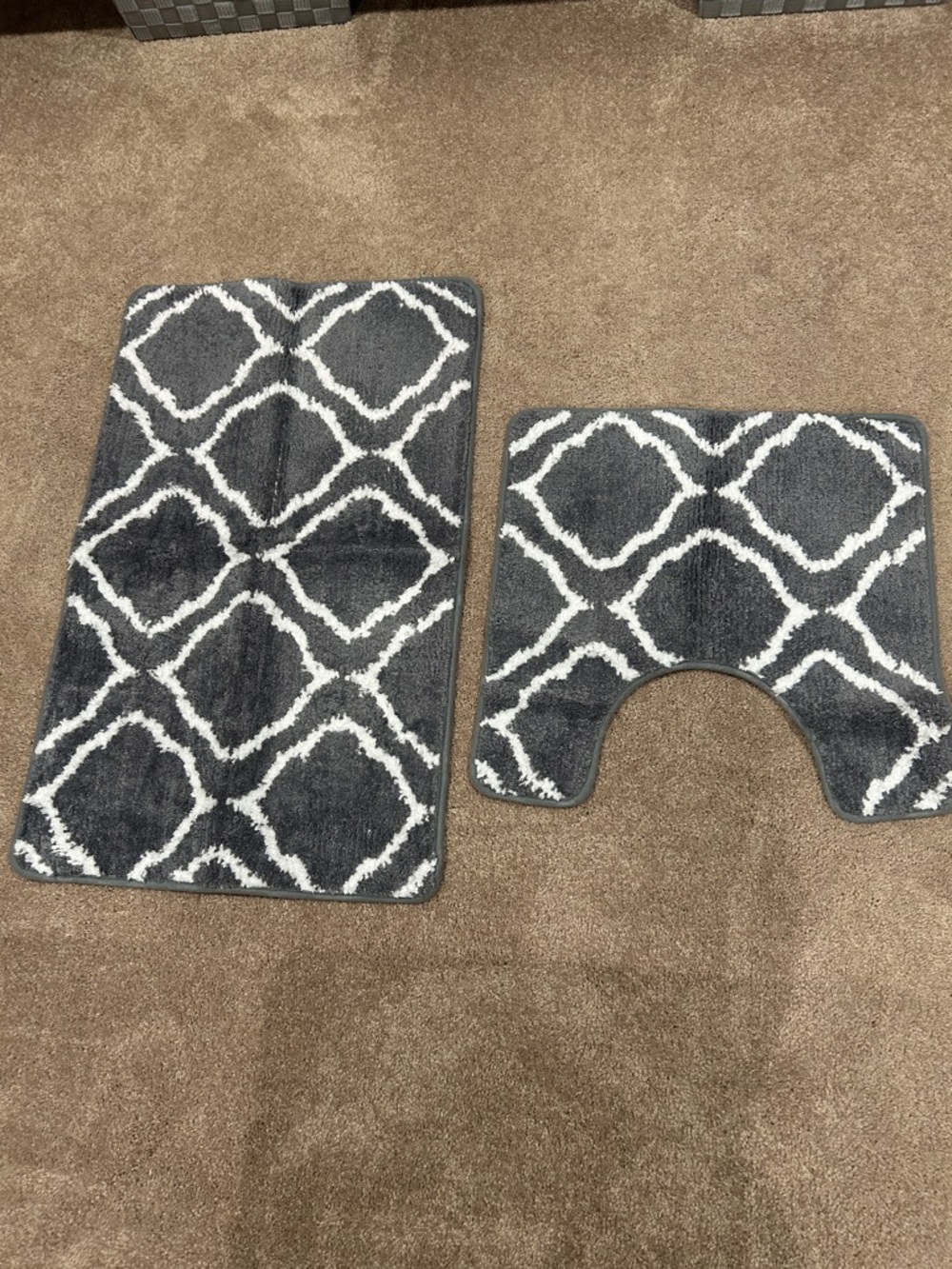 Plush Gray Moroccan Pattern 2-Piece Bath Mat Set - Brand Unknown